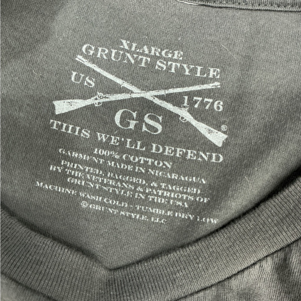 Grunt Style Charcoal Short Sleeve Tee with Chest Logo - Picture 5 of 5
